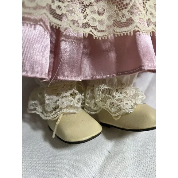 Unmarked Brunette Doss22" Pink And White Satin Dress